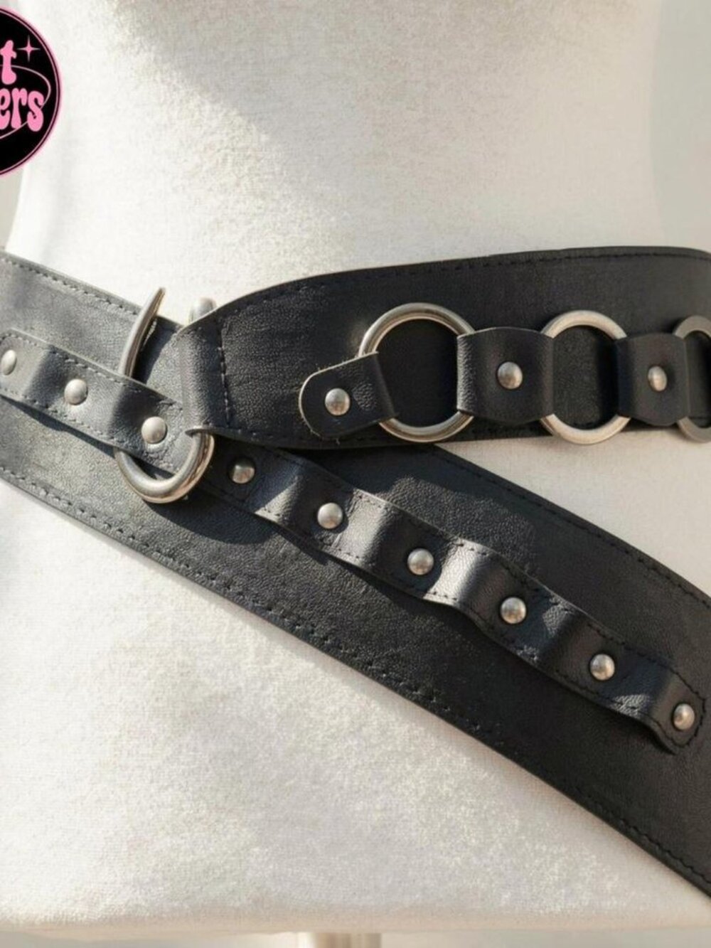 Y2k 2000s style Black leather belt with hardware